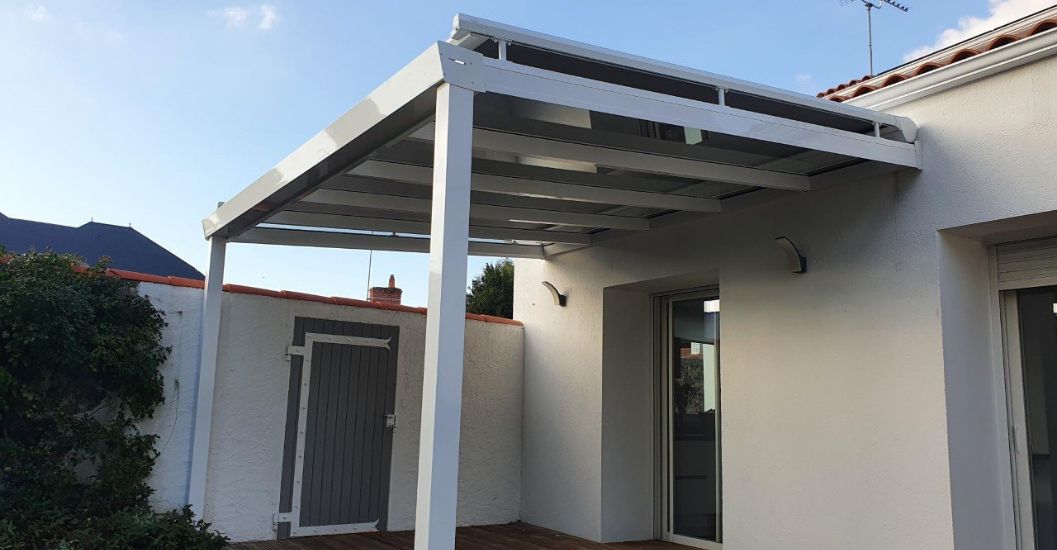 Menuiseries et aménagements extérieurs BOIS-DE-CÉNÉ